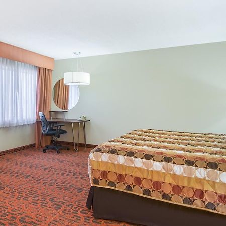 Super 8 By Wyndham Portales Motel Luaran gambar