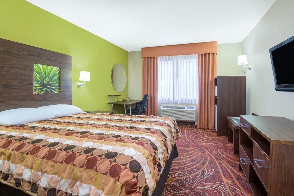 Super 8 By Wyndham Portales Motel Luaran gambar