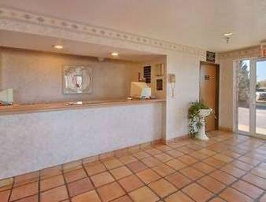 Super 8 By Wyndham Portales Motel Dalaman gambar